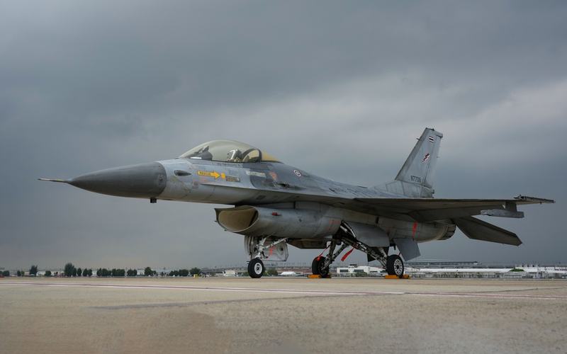 F-16 Photo