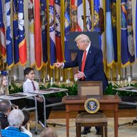 Trump and Students - The White House Gallery