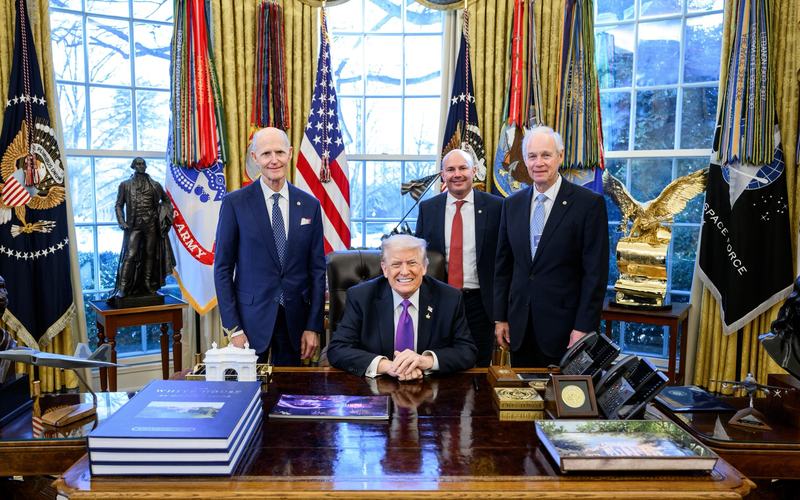 Mike Lee with President Trump