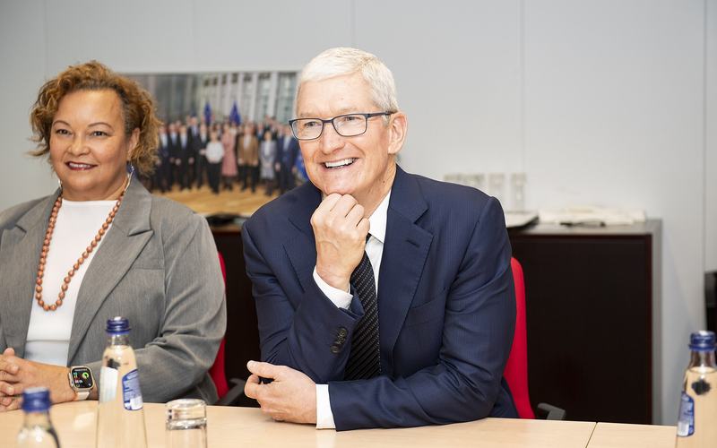 Tim Cook