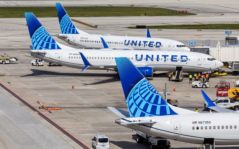 United Airlines Photo