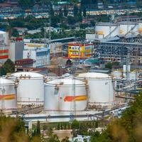 Russian Oil Refinery - Vladfotograf / Shutterstock