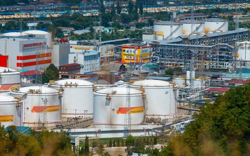 Russian Oil Refinery - Vladfotograf / Shutterstock